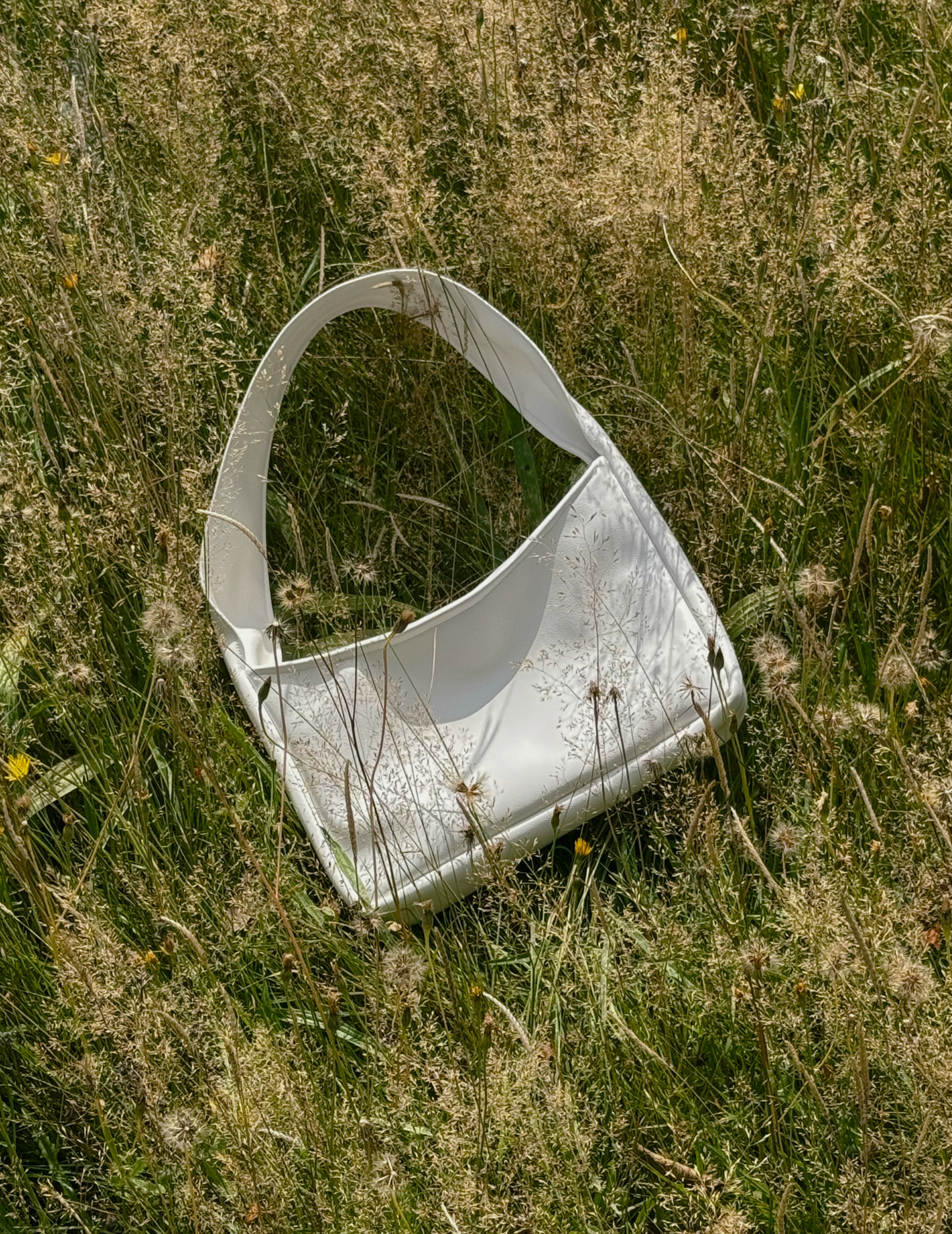 Kunstleder. Medium. Weiß.