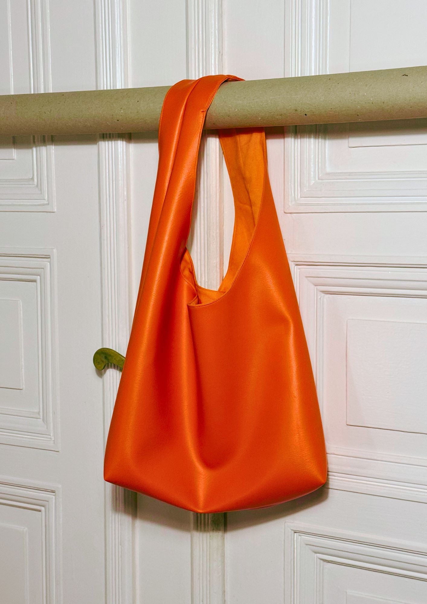 Kunstleder. Maxi. Orange.