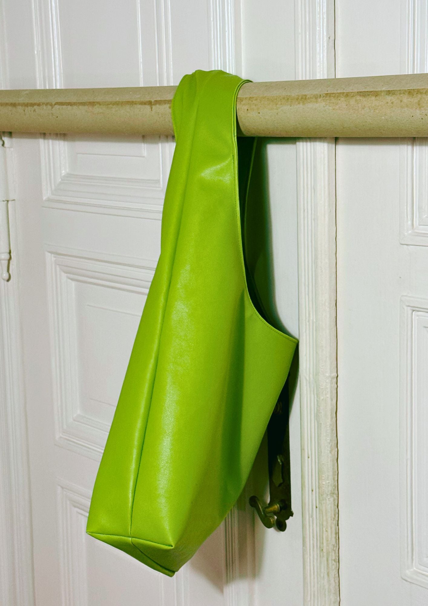 Kunstleder. Maxi. Grün.