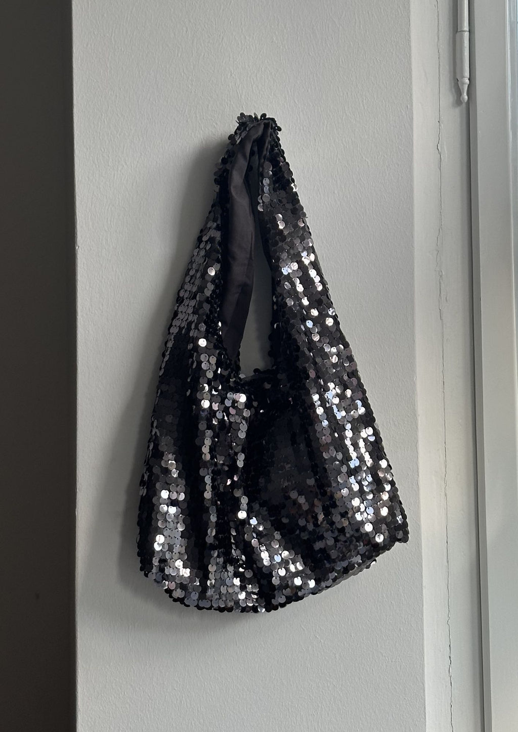 Sequins. Maxi. Grey.