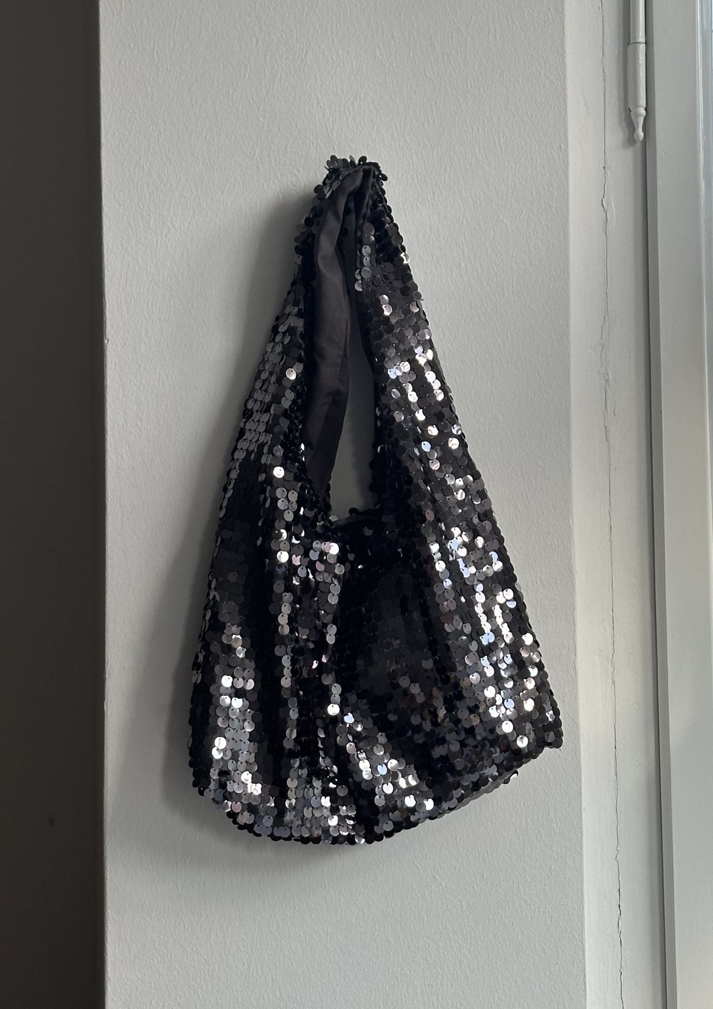 Sequins. Maxi. Grey.