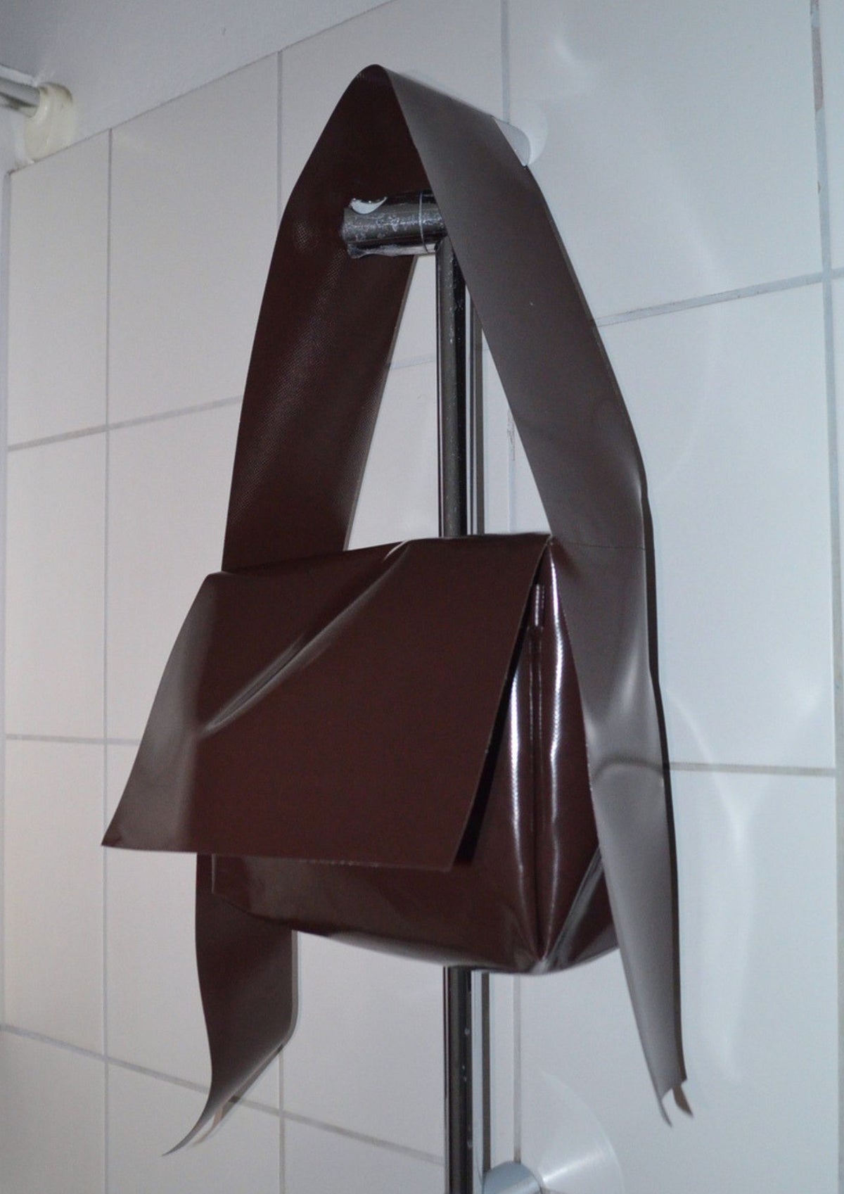 Tarpaulin. Medium. Brown.