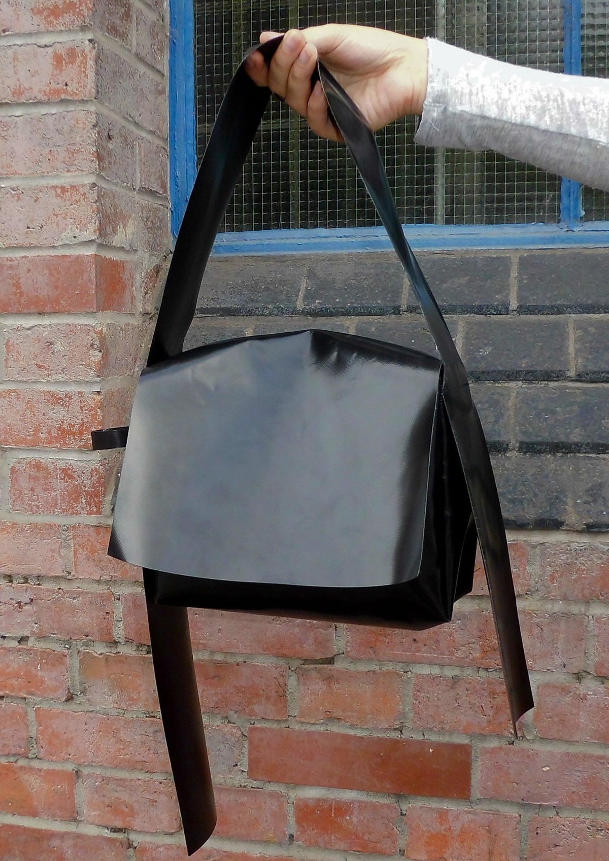 Tarpaulin. Medium. Black.