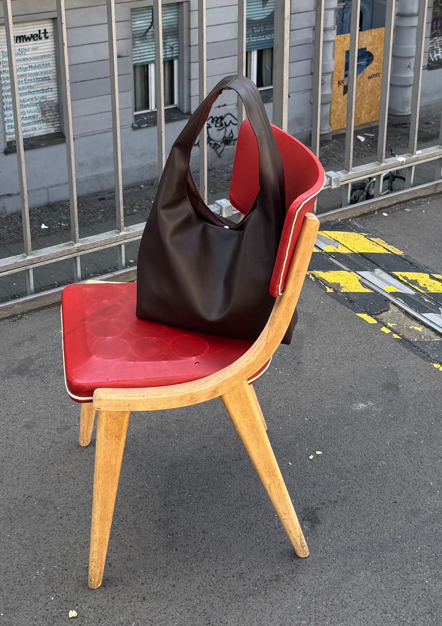 Kunstleder. Maxi. Braun.