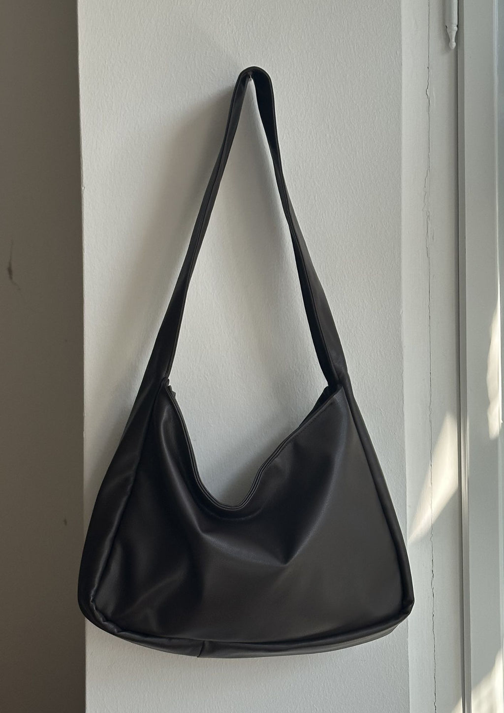 Faux Leather. Crossbody Short. Brown.