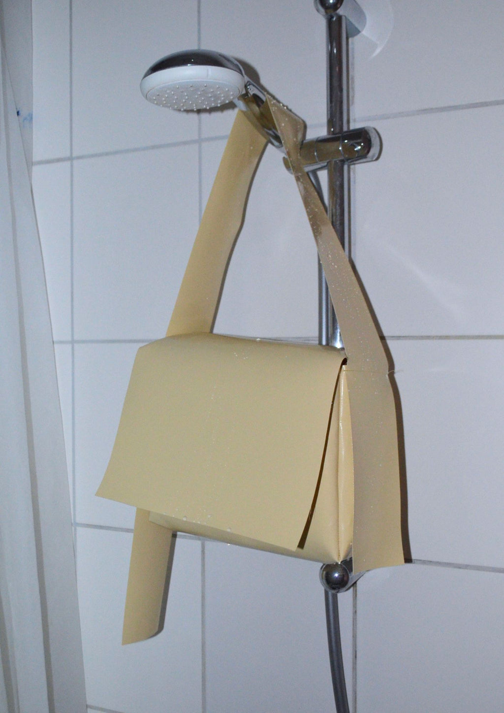 Tarpaulin. Medium. Beige.