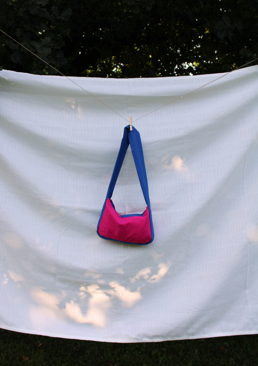 Baumwolle. Crossbody Short. Pink/Blau.