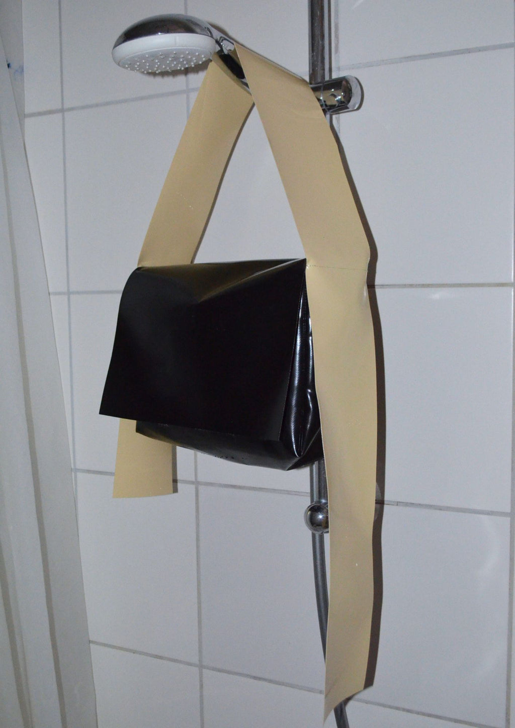 Tarpaulin. Medium. Black/Beige.